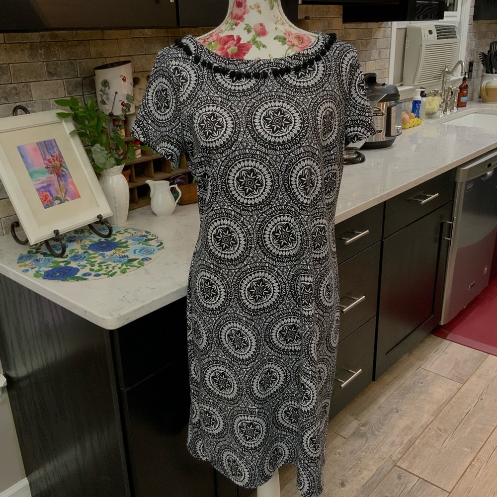 Talbots Shift Dress Medallion Stretch Pom Pom Sz M
